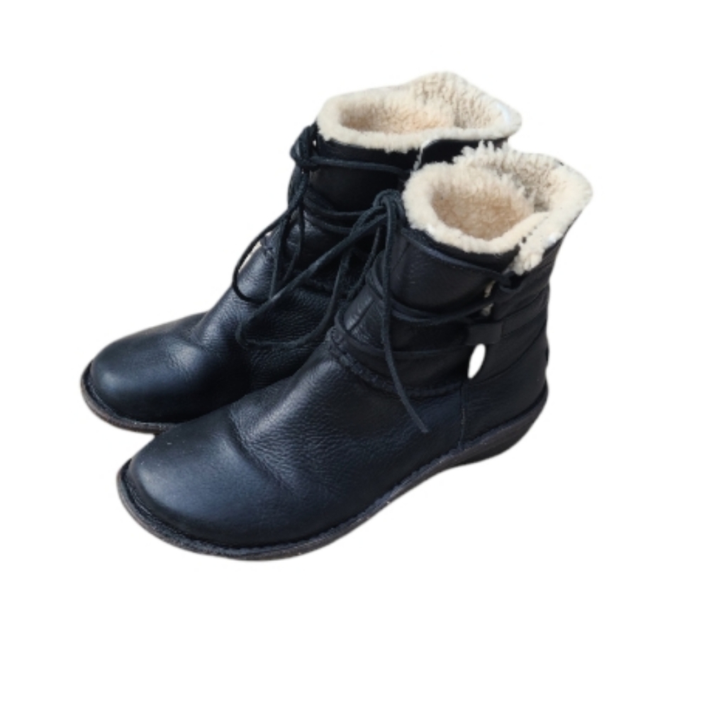 UGG short lace up black booties leather  size 9 li